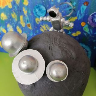 "В открытом космосе"