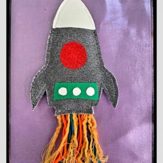 Сувенир из текстиля и пряжи "Ракета"
