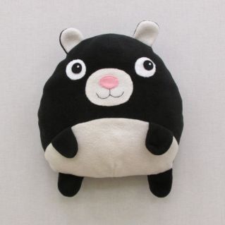 Декоративная подушка в кавайном стиле.