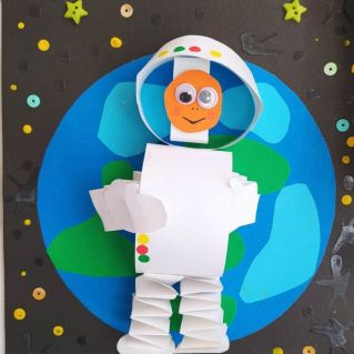 "Космонавт"