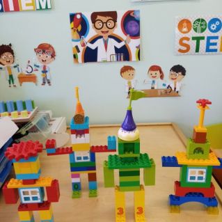 "Прищельцы из космоса мои друзья - роботы"