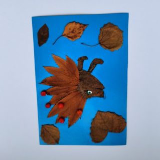 Ёжик собирает урожай