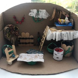 Мышка в норке