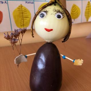 Девочка с букетом