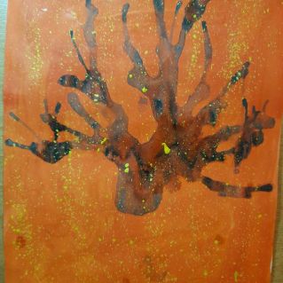 Осеннее дерево ( метоика кляксографии с выдуванием через коктельную трубочку)