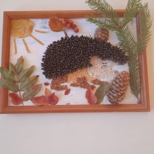 Ёжик в осеннем лесу