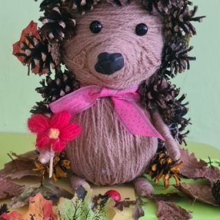 Ёжик в осеннем лесу