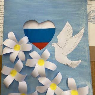 Сильна великая держава Сынами, дочерьми своими… России на померкнет слава, Пока мы вместе и едины!