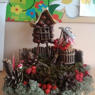 "Там на неведомых дорожках..."