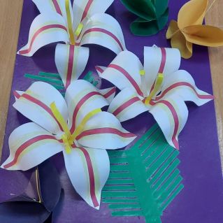 Интегрированное занятие: аппликация "Любимой мамочке", посвященная празднику День матери