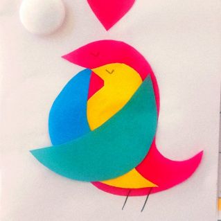 Мама птичка с птенцом