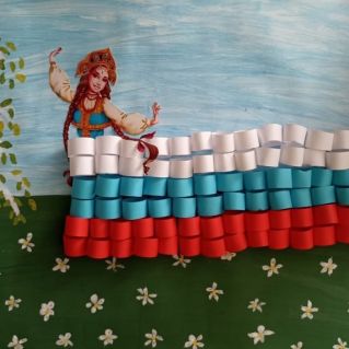 "Девушка-Россия"