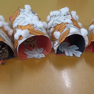 Ёжики готовятся к зиме