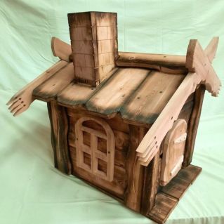 Сказочный домик (поделка из дерева)