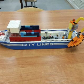 Модель ледокола