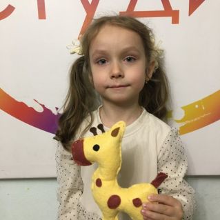 Весёлый жираф