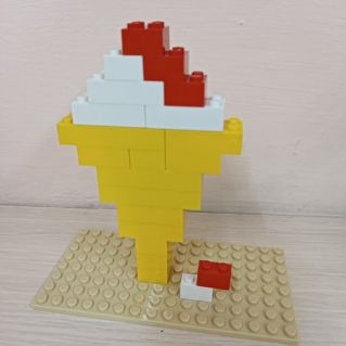 Любимое мороженое "Клубника со сливками"