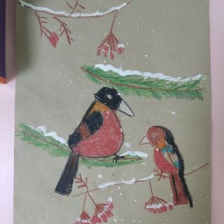 Снегирь на ветке