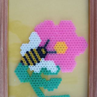 "Пчелка на цветке"