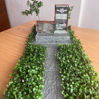 Стоят по всей России обелиски