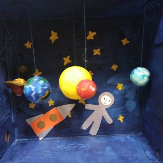 "Между планетами"