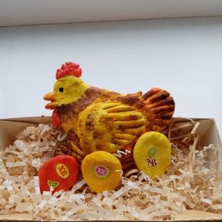 Не простое, а пасхальное яичко.