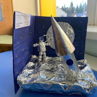 Космонавт на Луне