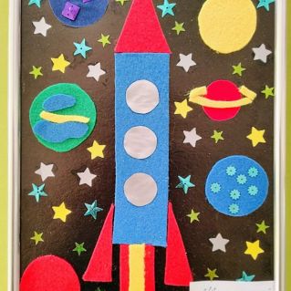 Ракета в космосе