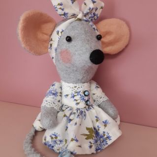 Мышка-мать по мотивам сказки С. Я. Маршака  "Глупый мышонок"