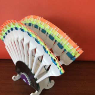 "Салфетница из пластмассовых вилок"