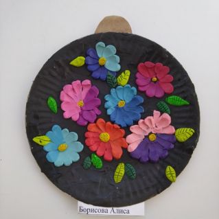 Танец цветов и красочных лепестков