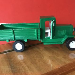 "Скромный труженик войны - грузовик ЗиС-5"