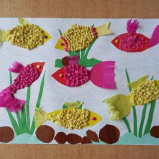 Разные рыбки на свете живут, как их назвали так и плывут.