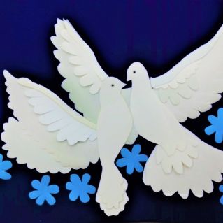 Панно "Голуби мира"