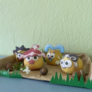 «Смешарики из яблок»