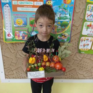 Веселая гусенечка