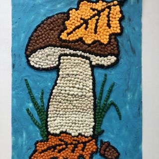 Гриб на полянке