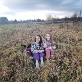 Природа радует меня  дарит радость и счастья.