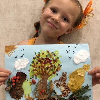 Ёжик и белочка в осеннем лесу