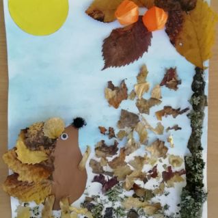 Ёжик в осеннем лесу