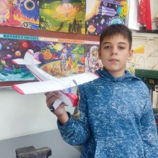 Резиномоторная модель самолета ЯК-12