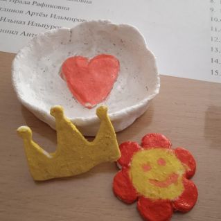 Тарелочка для бисера и фигурки (из соленого теста)