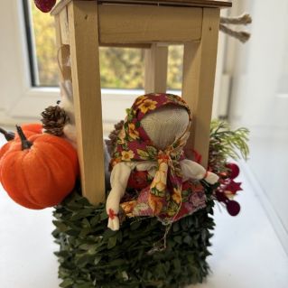 Осенняя девица в замке