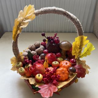 Корзина с фруктами