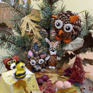 У леса на опушке.