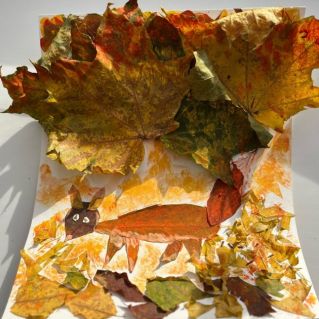 Лисичка в лесу