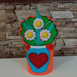 "Цветы в вазе для самой милой"