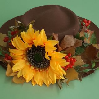 Шляпа осеняя