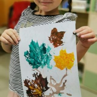 Веточка клёна