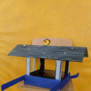 "Кофе для птиц", номинация: декоративно-прикладное творчество (кормушка)